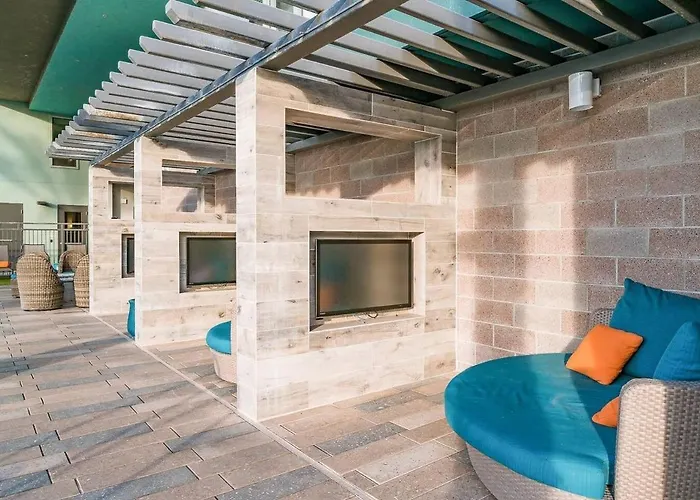 Modern Town Cozysuites Tempe