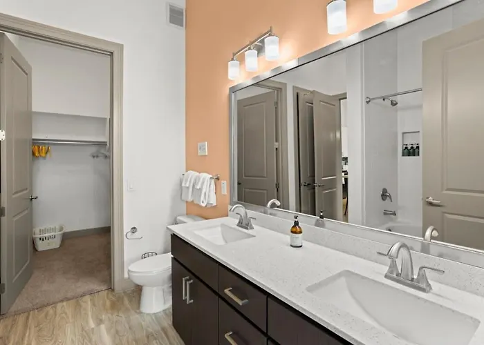 Apartment Modern Town Cozysuites