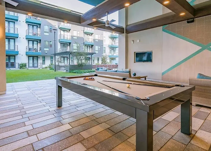Modern Town Cozysuites Apartment *